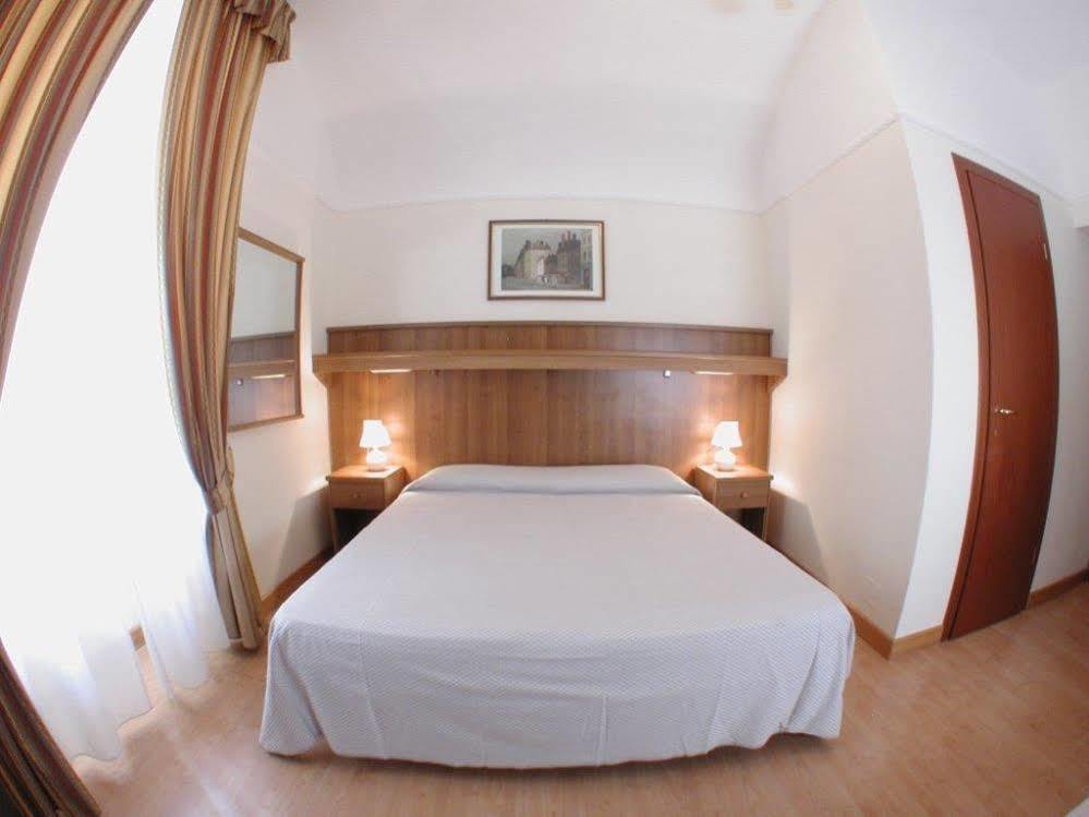 Hotel Altavilla 9 Rome Bagian luar foto